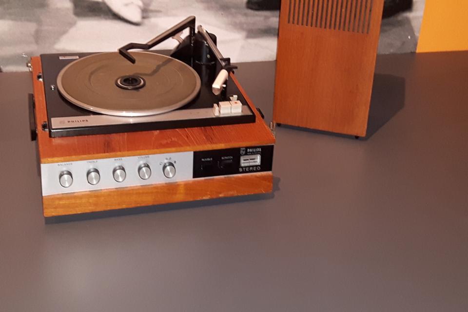 locutor India, Hindi voice overs.  Hindi voice talents